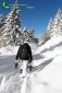 Chemin eneigé en montagne