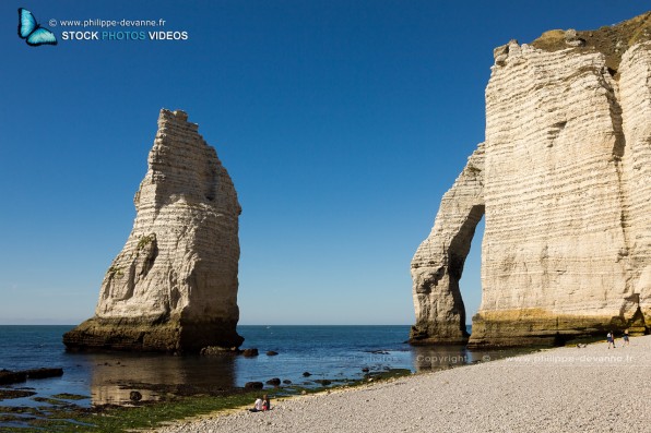 Falaise d'Étretat sur le littoral de la Manche en pay de Caux , département de seine-Maritime, région Haute-Normandie, France