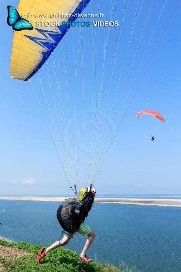 Paraglader takeoff, at dune of Pyla